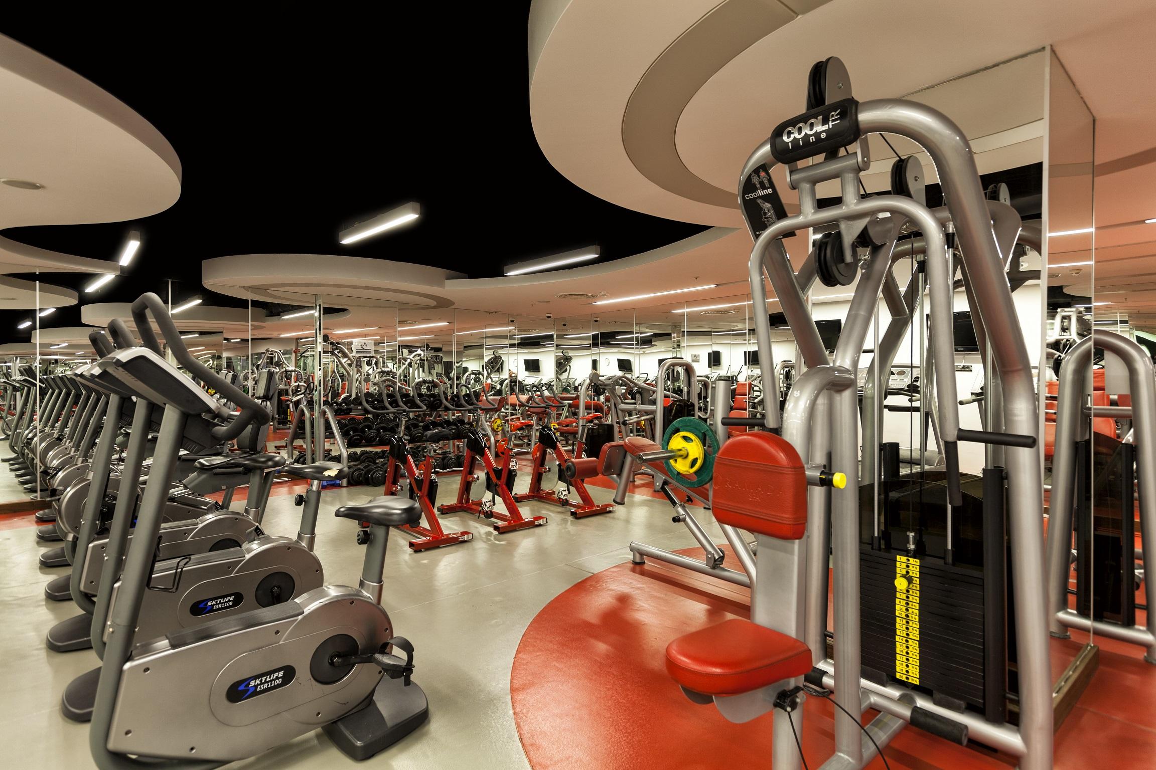 Ramada Plaza By Wyndham Izmit Hotel Kocaeli Exterior photo A Virgin Active gym in London