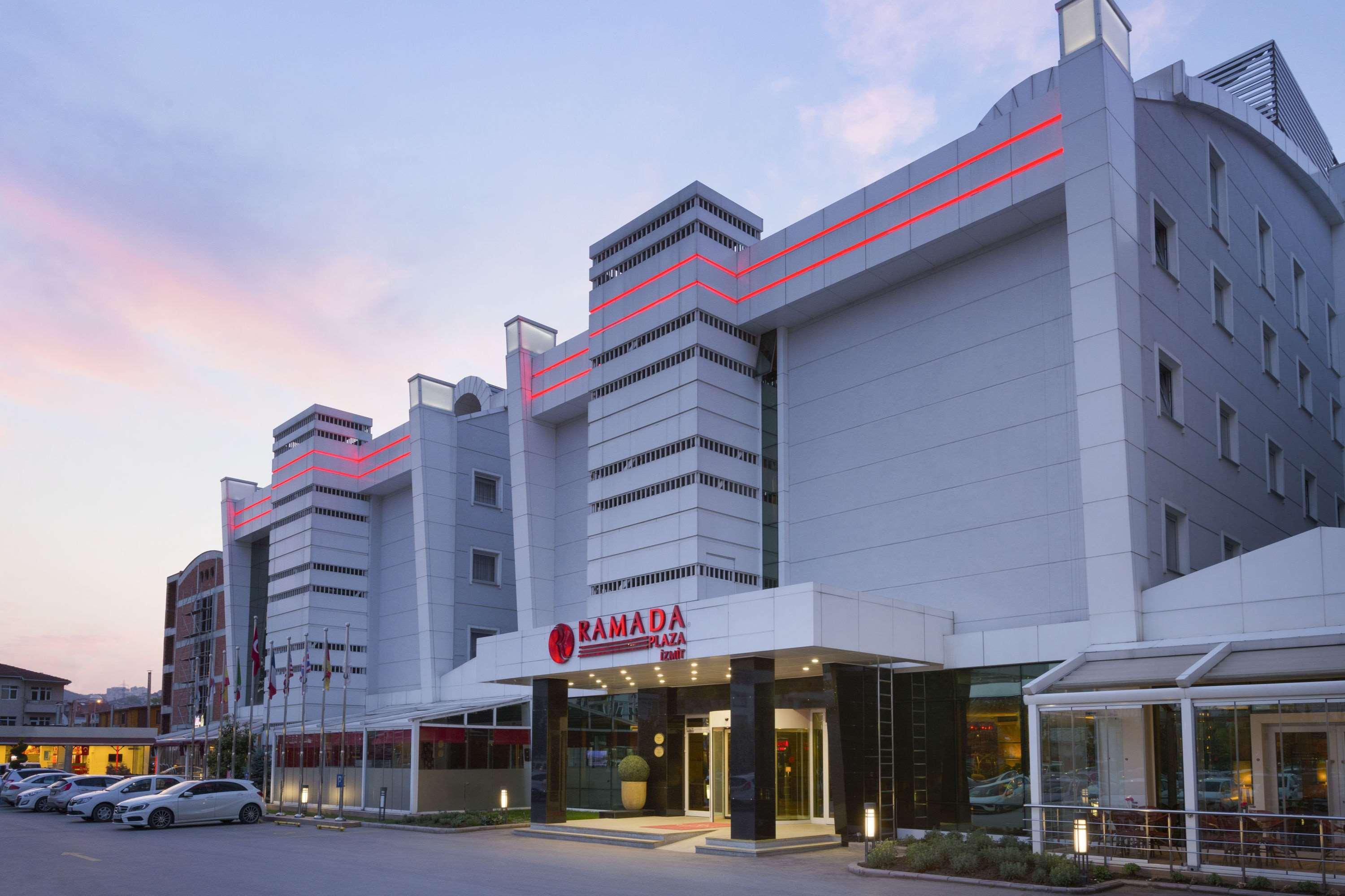 Ramada Plaza By Wyndham Izmit Hotel Kocaeli Exterior photo The hotel in 2012