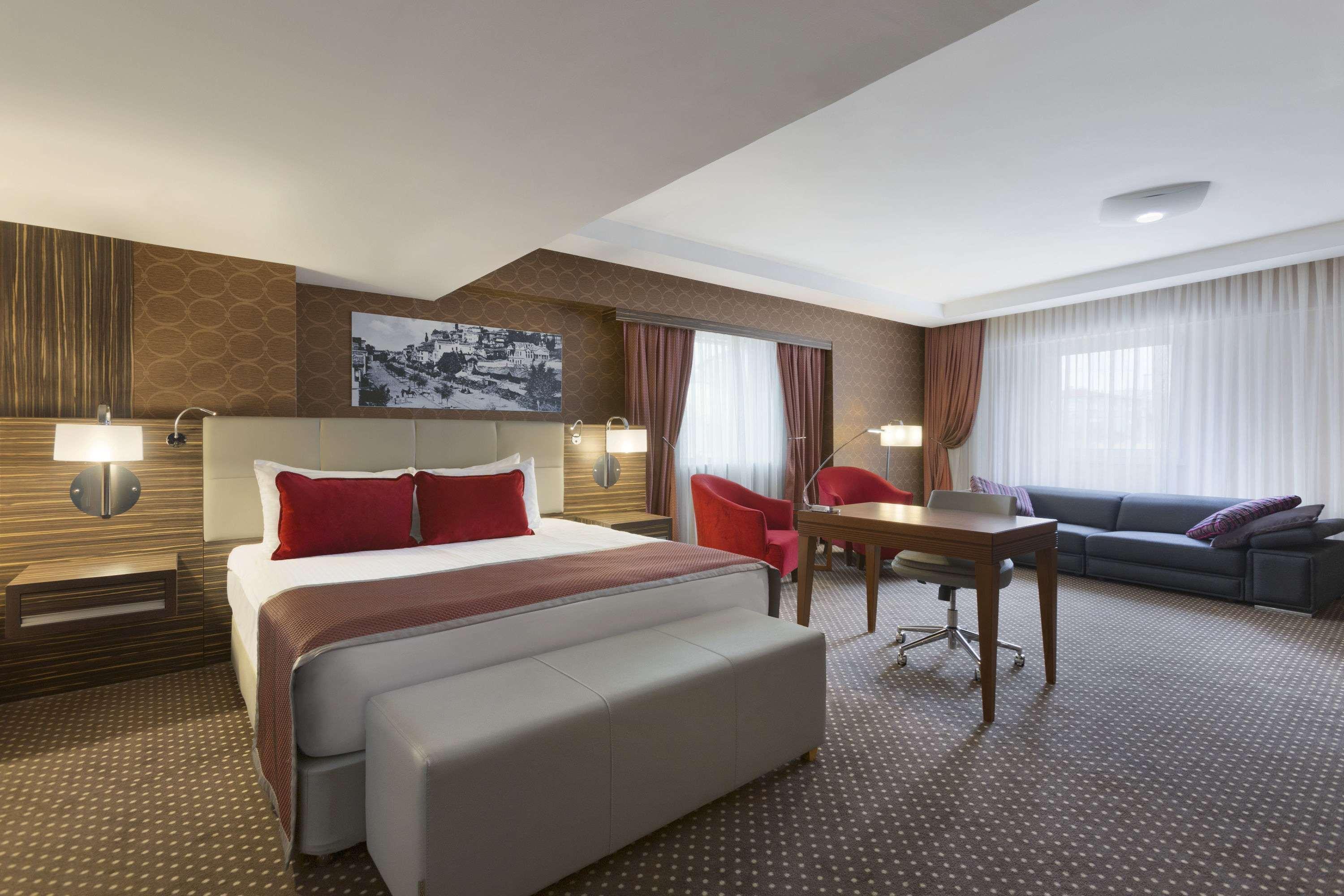 Ramada Plaza By Wyndham Izmit Hotel Kocaeli Exterior photo Suite