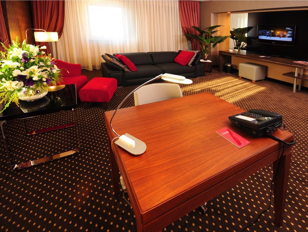 Ramada Plaza By Wyndham Izmit Hotel Kocaeli Exterior photo Suite