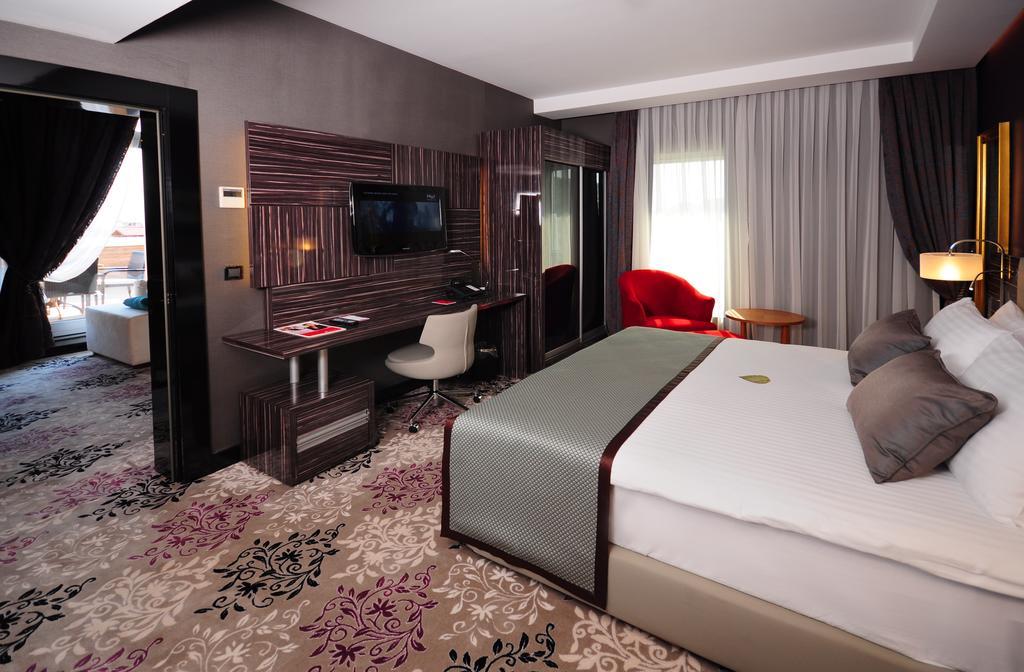 Ramada Plaza By Wyndham Izmit Hotel Kocaeli Room photo Suite
