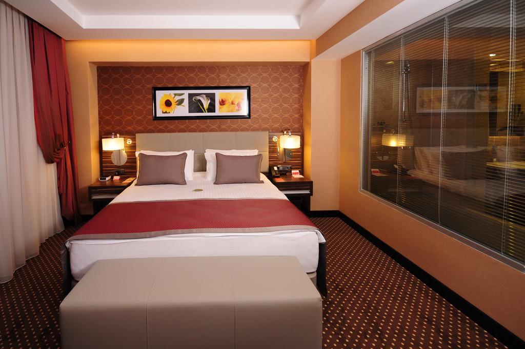 Ramada Plaza By Wyndham Izmit Hotel Kocaeli Room photo A room at the hotel