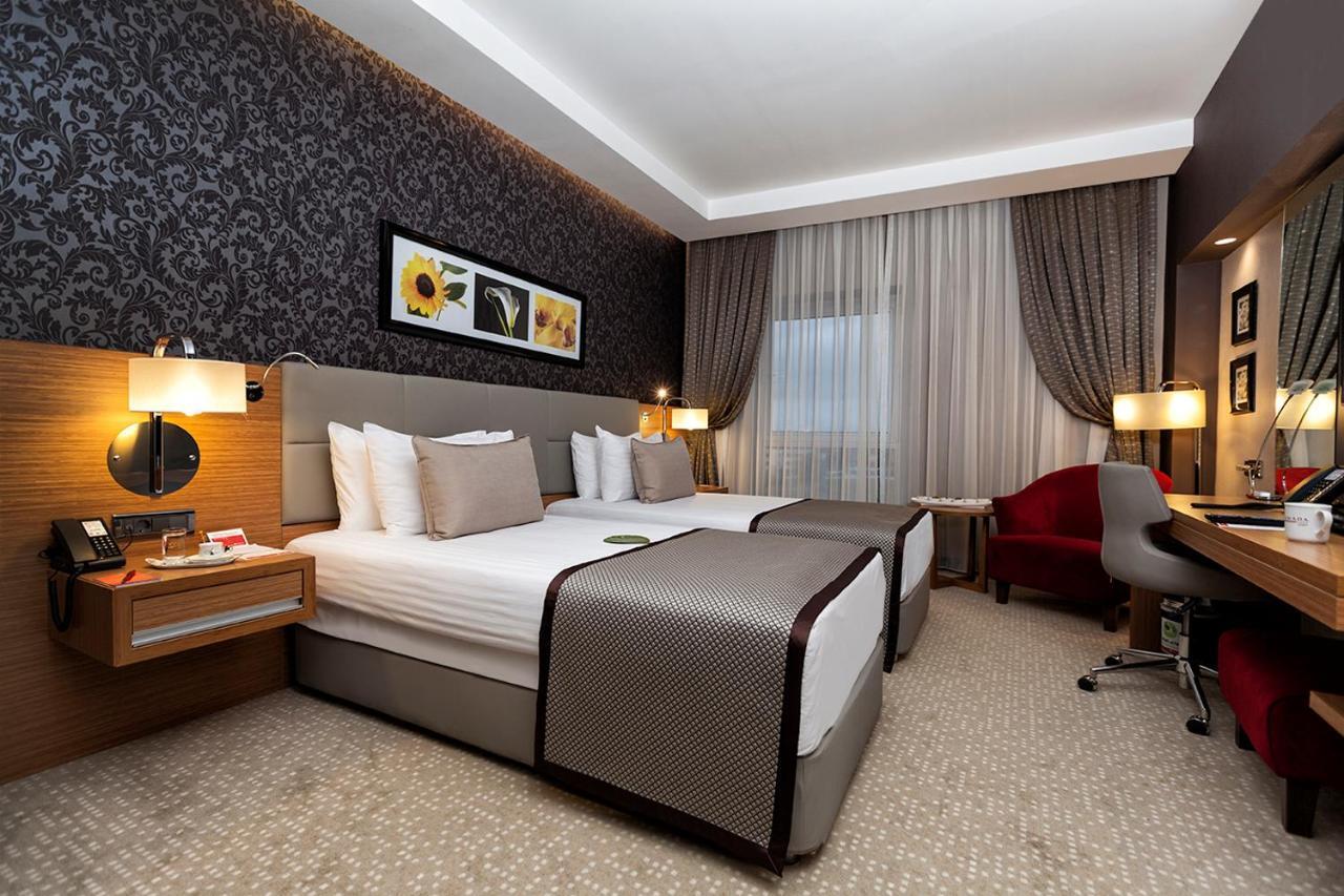 Ramada Plaza By Wyndham Izmit Hotel Kocaeli Room photo A room at the hotel