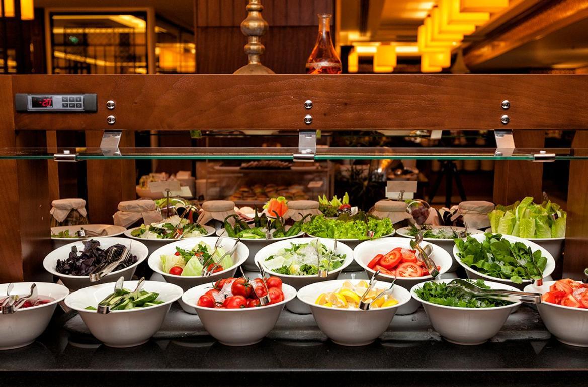 Ramada Plaza By Wyndham Izmit Hotel Kocaeli Exterior photo A salad bar